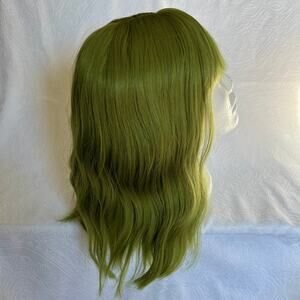 Matcha Green Shoulder Length Wavy Cosplay Wig